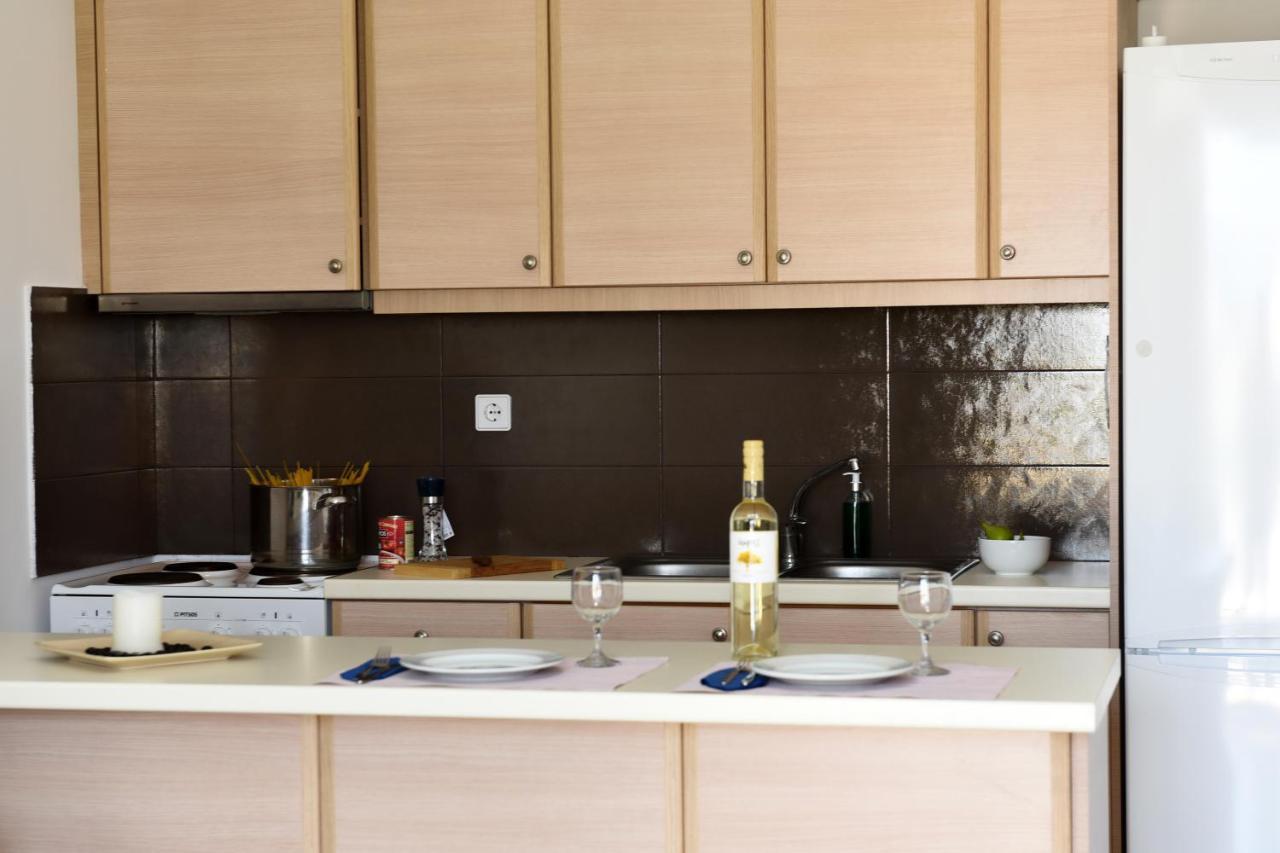 Lilly Apartment Tolo